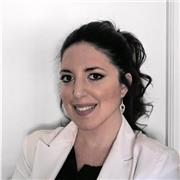 Periodista, especializada en creación literaria, y correctora de textos. Imparto clases particulares online o presenciales de diversas materias, entre ellas, lengua y literatura. A distintos niveles: primaria, secundaria, bachillerato o universitario